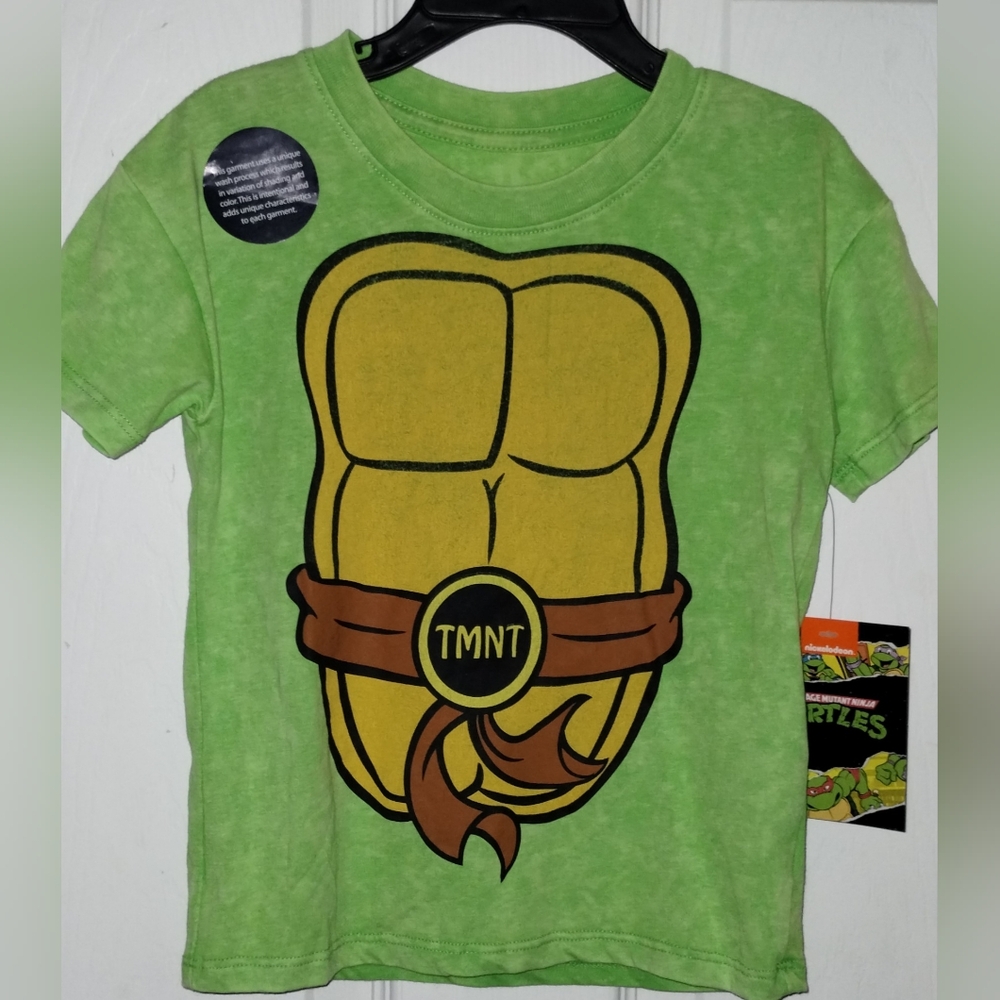 NWT Nickelodeon Teenage Mutand Ninja Turtle Boys Size 3 Tee.